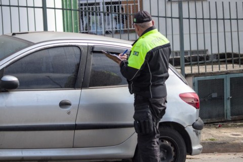 Em sete meses, mais de 20 veículos abandonados em vias públicas são removidos para o pátio Cotia
