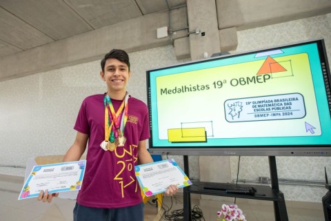 Prefeitura de Santana de Parnaíba homenageia estudantes medalhistas da Olimpíada Brasileira de Matemática